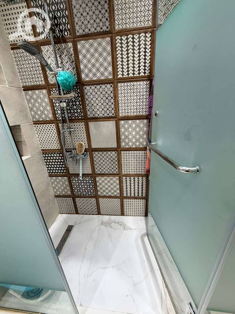 9 b13d7e61-f7d5-4f47-94a3-df9bf146fb1a. jpg