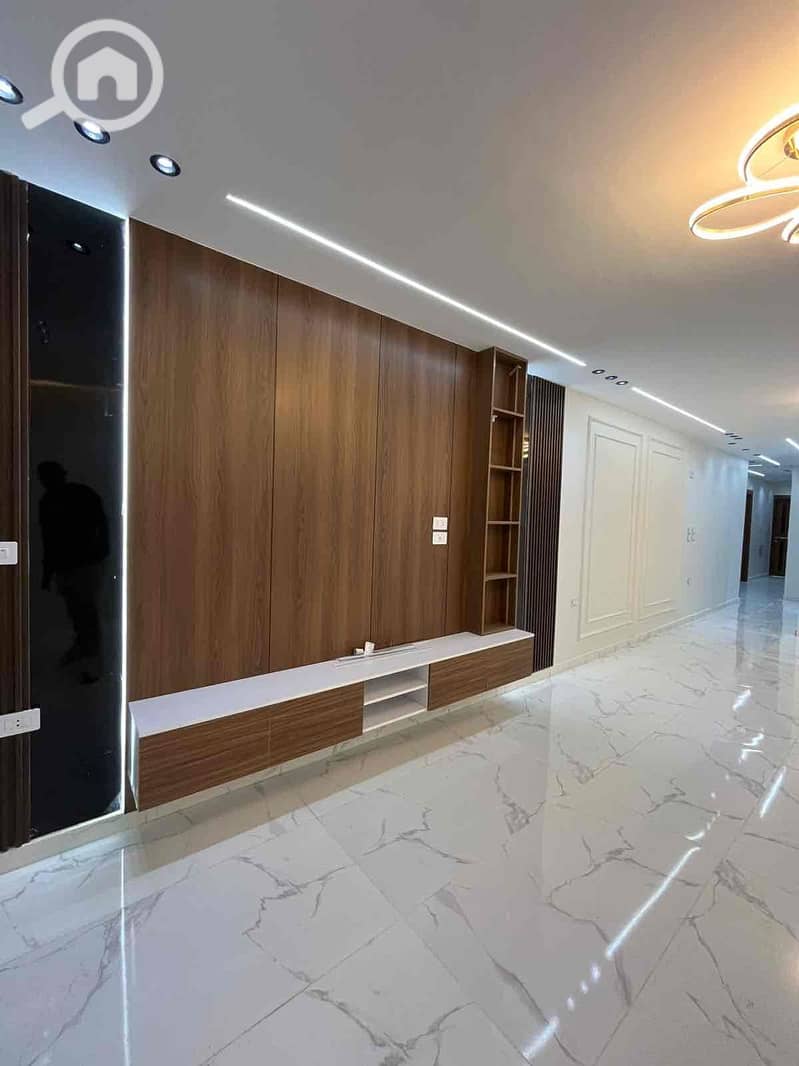 2 27cb54b1-0bb8-42c8-bfc6-4f1aa7a728ff. jpg