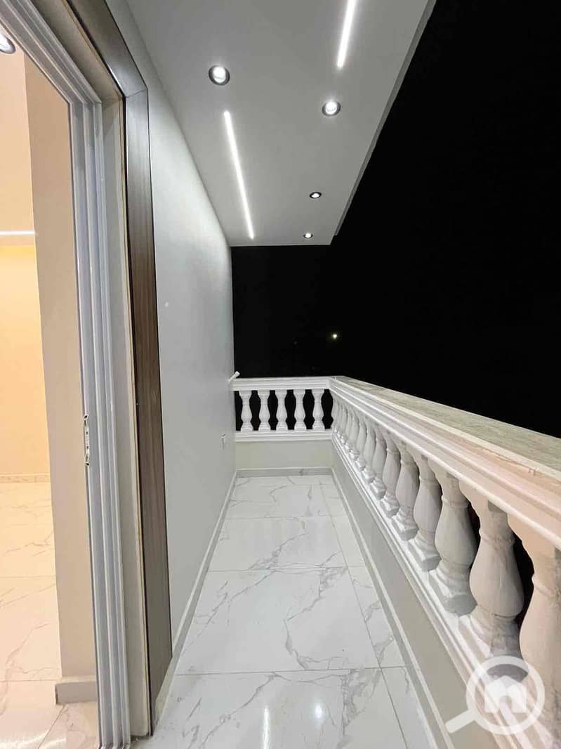 4 42143ae7-4283-4c3f-9a44-6dcacbf60a1d. jpg