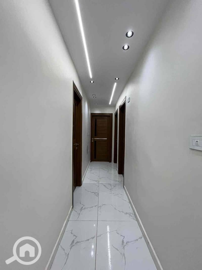 8 5c5507ab-4a55-41b2-a7dd-d7cb051644ee. jpg