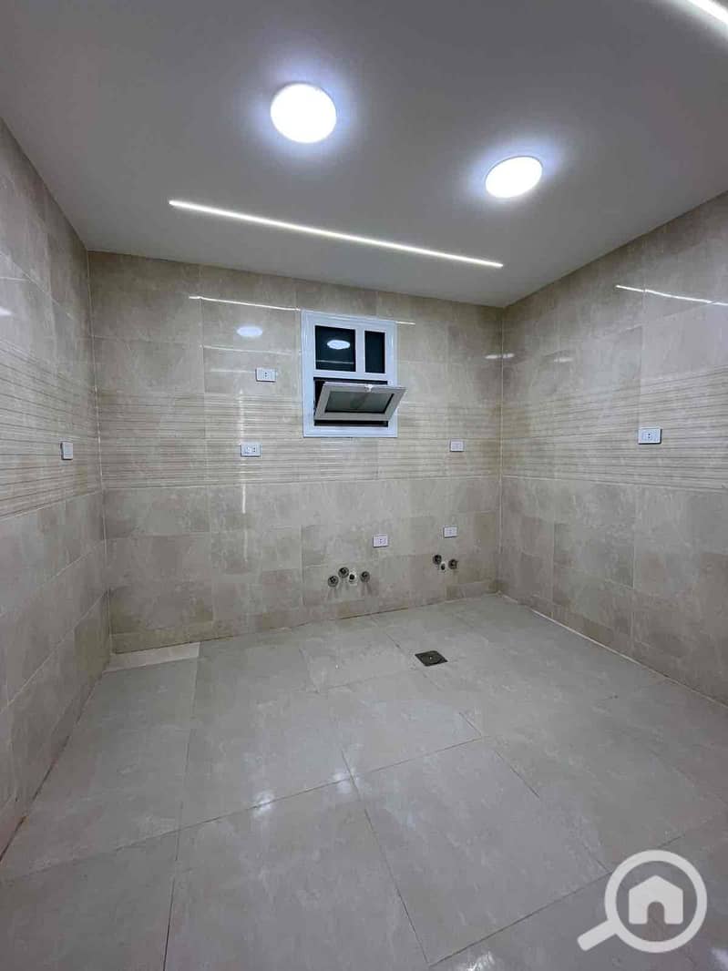 9 15a3f7c5-7a54-47d6-8f9a-9c4bf6dac83d. jpg