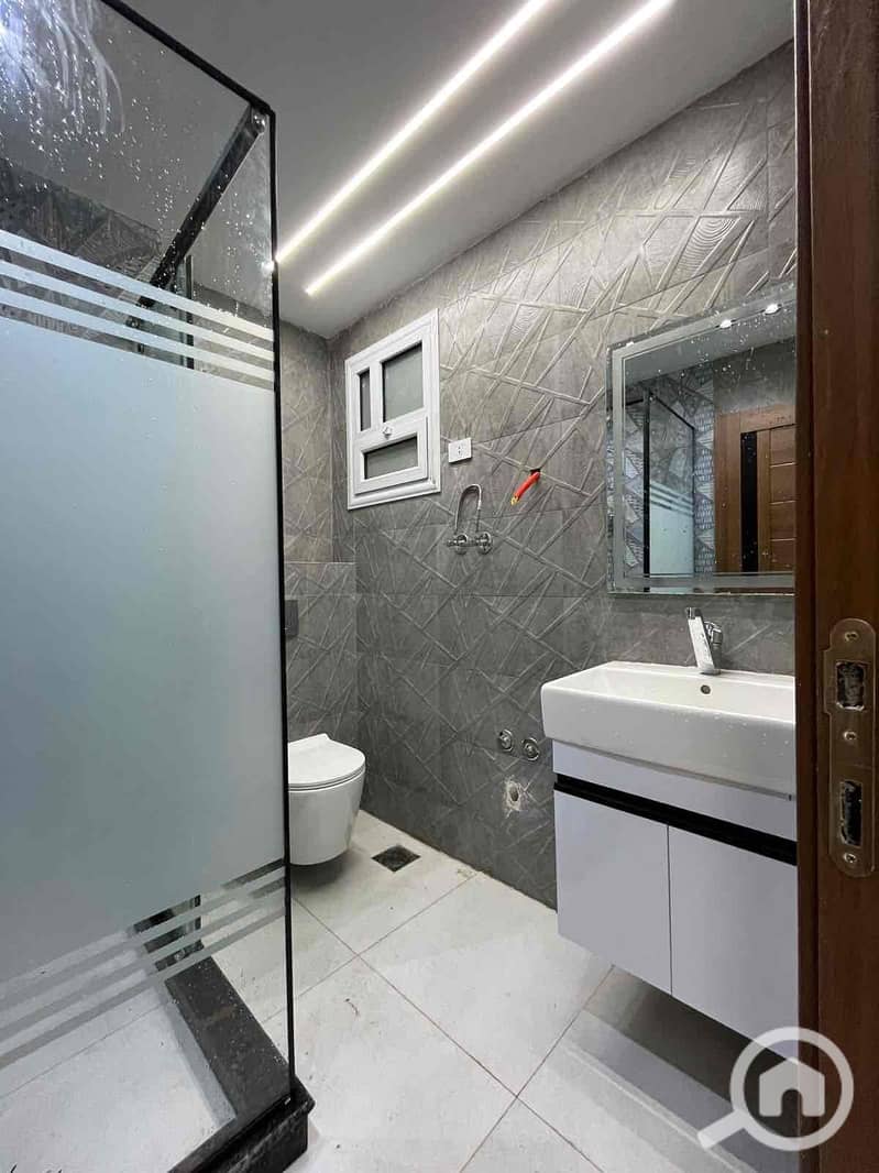 14 1781750a-c87e-441c-8b54-bc23494a2688. jpg