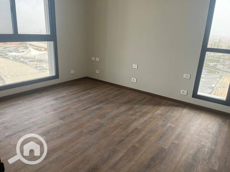 4 a09ab170-927c-4135-8576-bd1c8e7af882. jpg