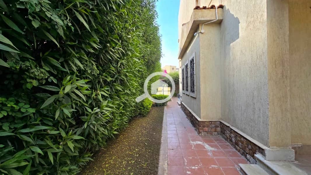 2 6a263f40-cc66-4db0-89a3-ec82e4ea1046. jpeg