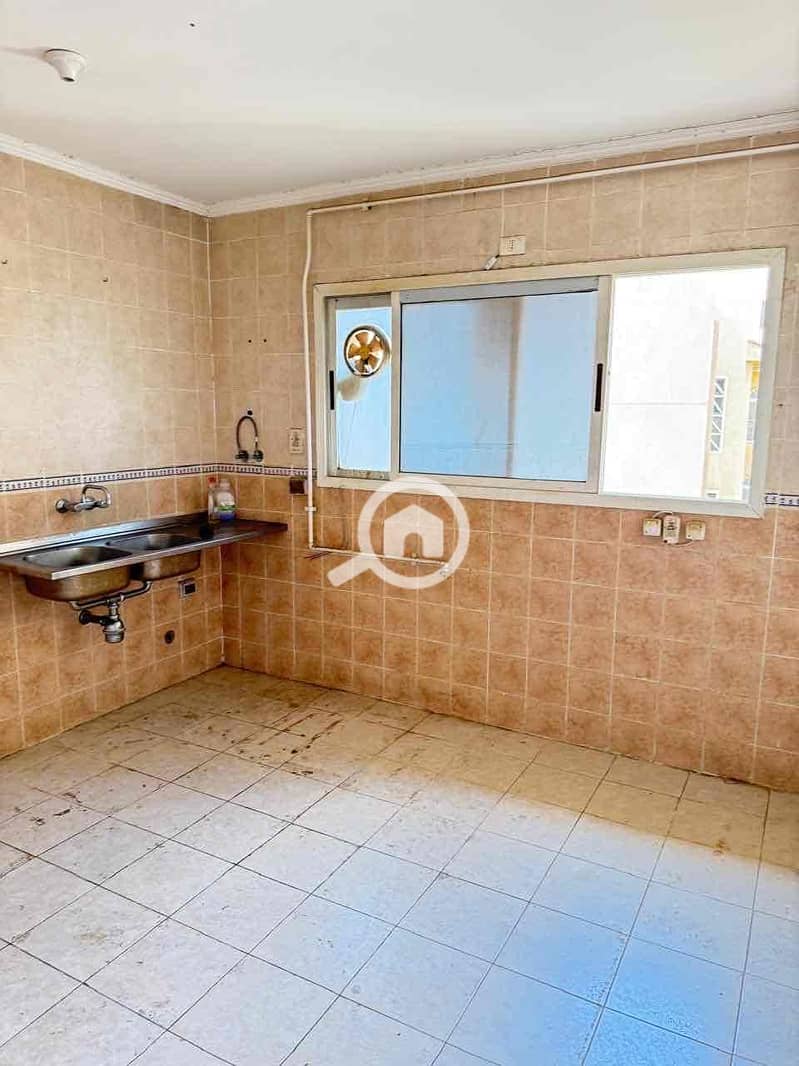 5 37f53929-a6e0-4ec7-b99f-0656a40f4db8. jpg