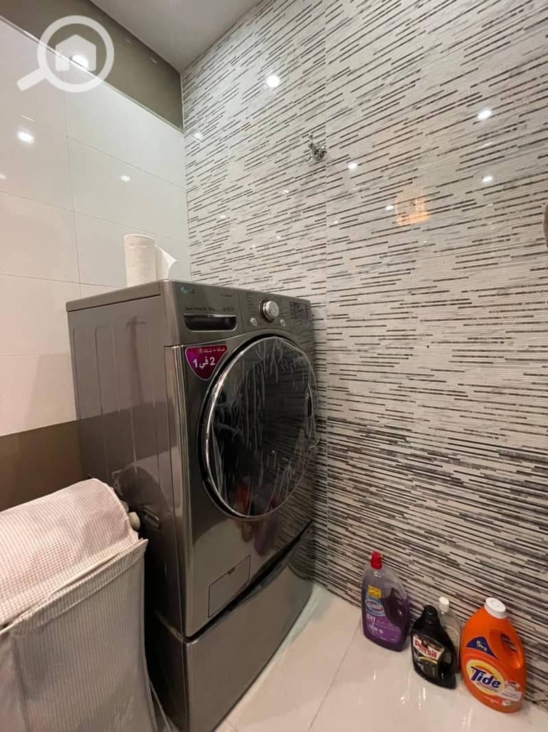 16 b796a3f4-47be-4d37-b771-3dd4f47f3924. jpeg