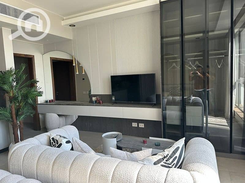 6 aef6eb4c-7bb6-4758-a786-cea17c7d3691. jpg