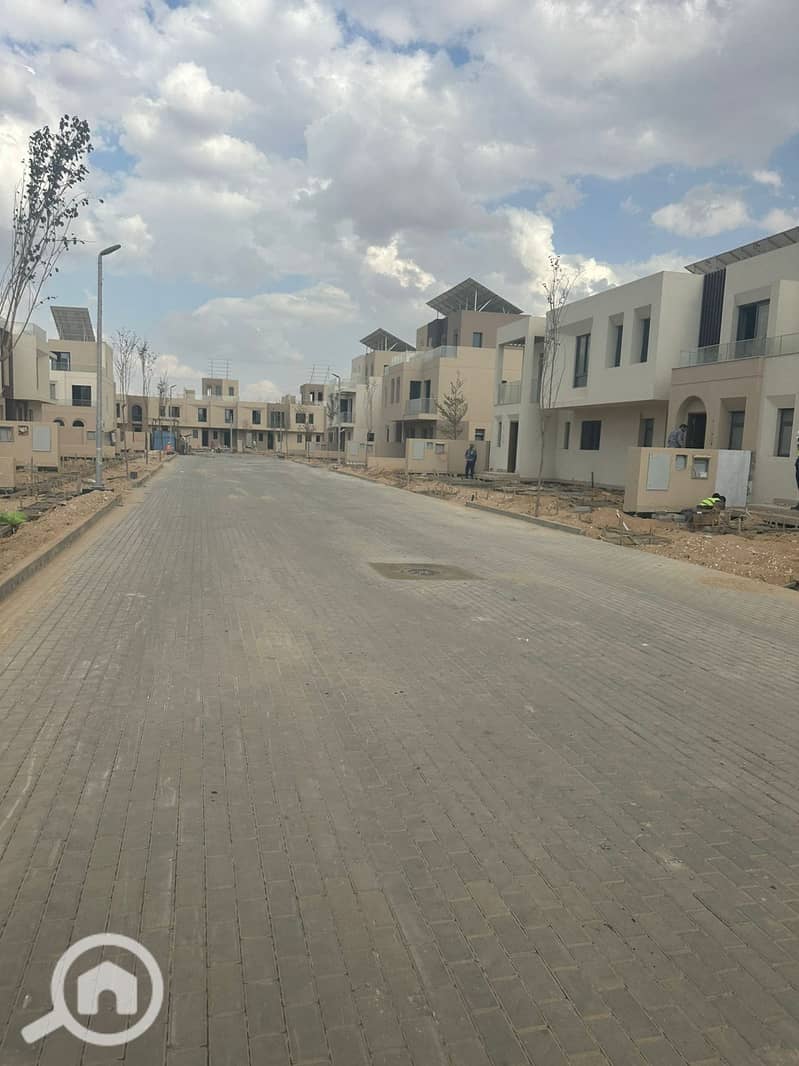 11 c77fd6cf-9389-41b7-bf76-98d0114e71c2. jpeg