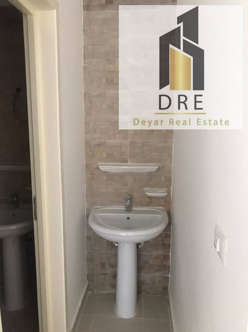 10 ca6eb822-132e-45e1-beef-7f90949412e2. jpg