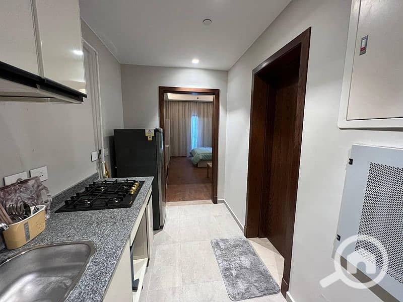 4 4240d7fd-de25-46ab-bd1c-42936bdb937c. jpg