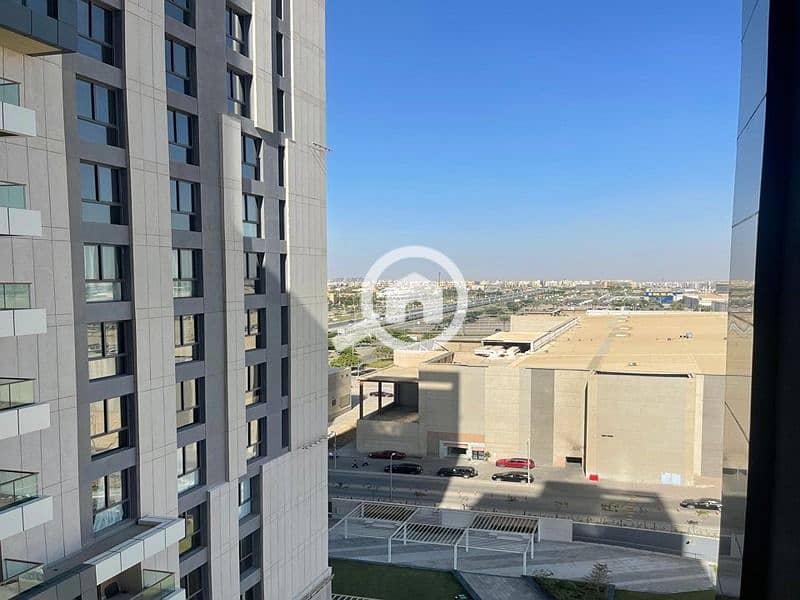 10 4527b209-059d-4aab-a698-6d82b3fcdd8f. jpg