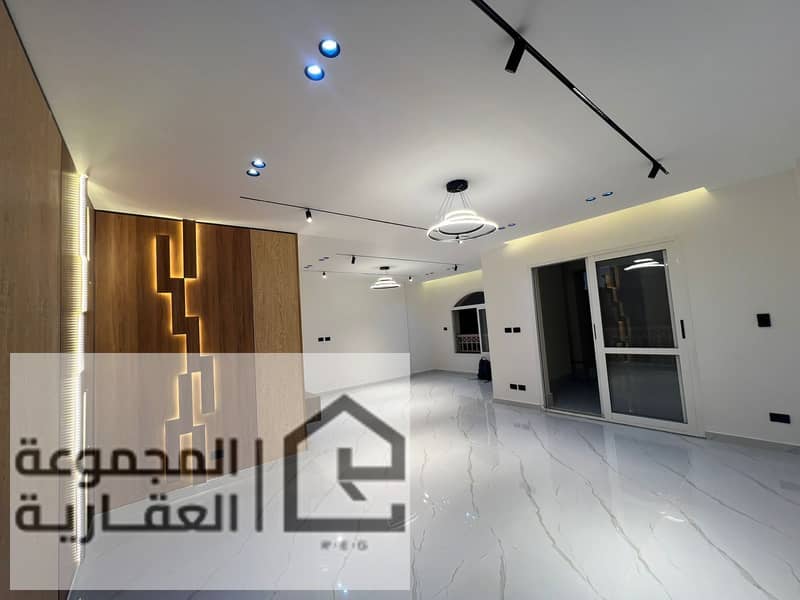 12 cd9f5fe3-a1e7-46f1-ba01-1f6f43126ff9. jpg