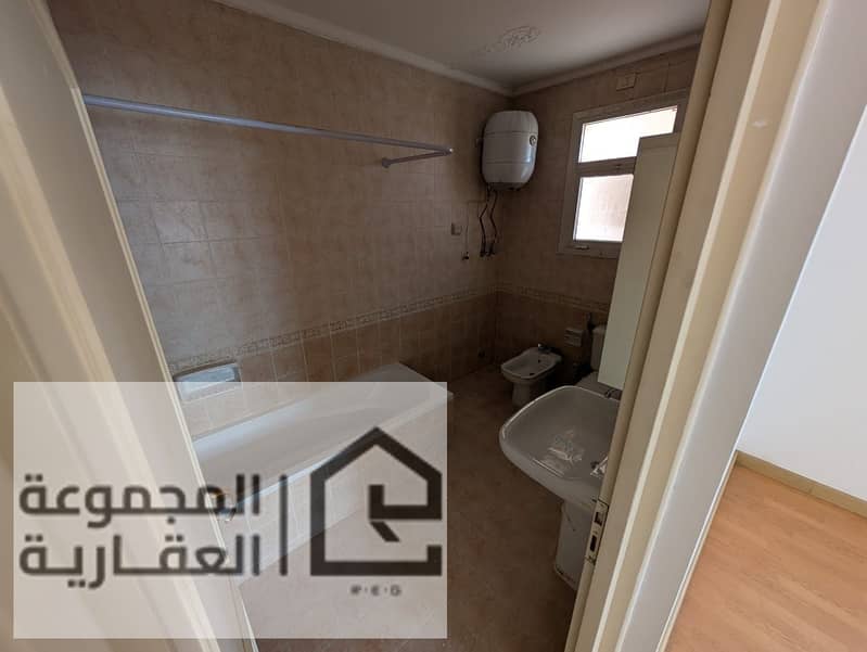 10 d35619db-62fe-47b9-8b58-d54892400f7b. jpg