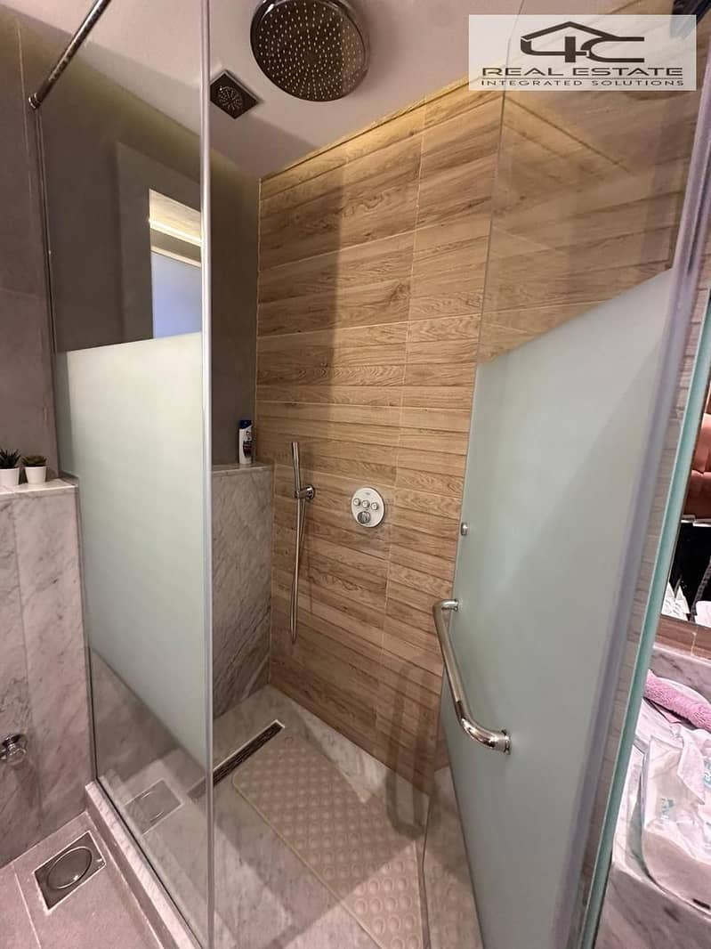 9 WhatsApp Image 2025-12-18 at 16.09. 54 (1). jpeg