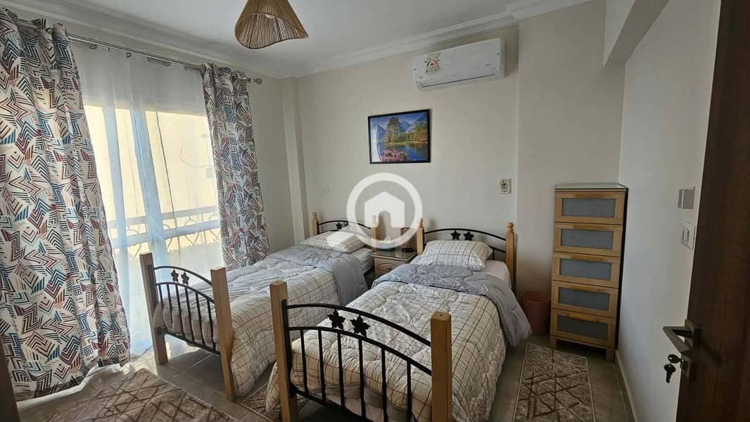 8 9ed6ed12-8bda-488b-a843-8b3fa28868b1. jpg