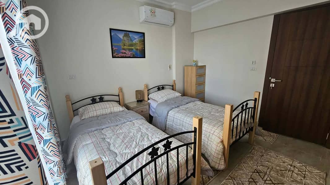 10 a65eb2b3-b9a2-4286-a09c-15c00e11e26a. jpg