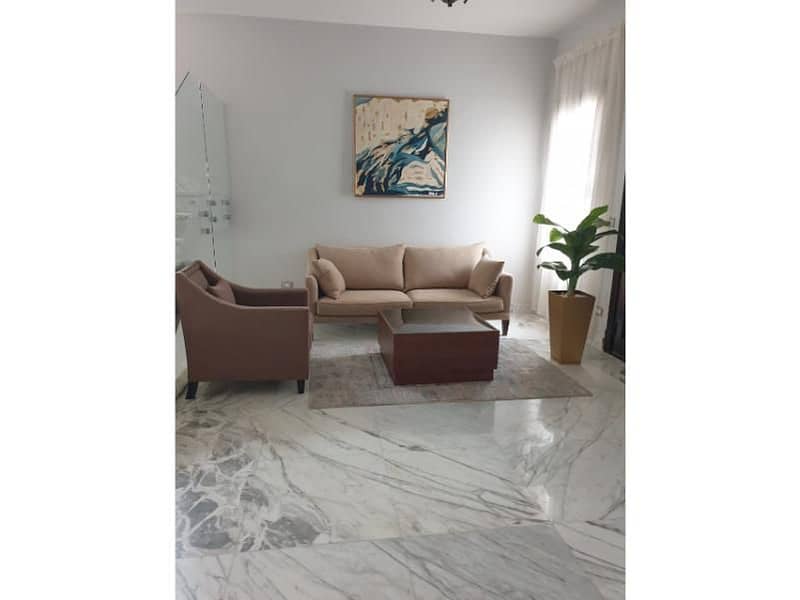 10 2561e14b-3053-46de-acd9-5e3ef10cab5b. jpg