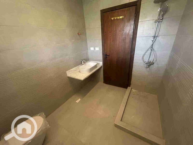 8 FB_IMG_1766411206186. jpg