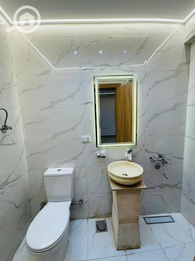 6 56dc2aa0-1612-48d1-a0b4-8535c13bb49f. jpg