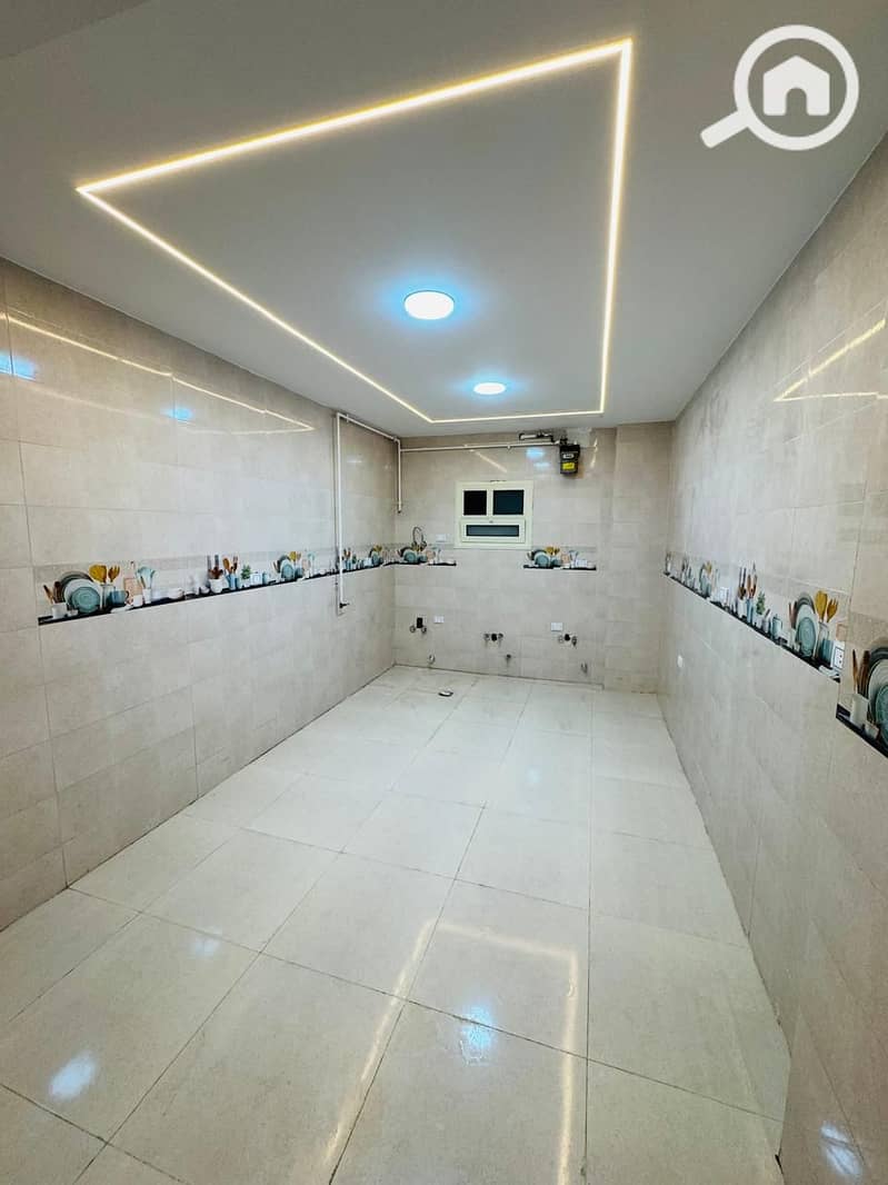 10 a8b7e247-8cb2-45bd-b84c-2881d8ee6442. jpg