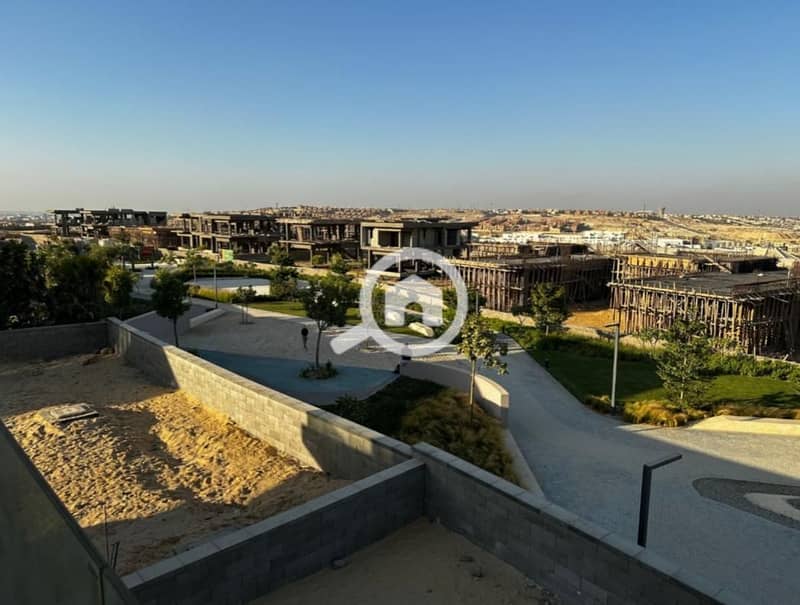 12 f556604f-37f9-40ef-a3ce-1778e6cfc2e9. jpg