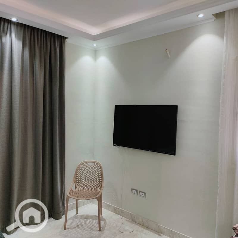 12 228928ab-6c78-42da-8c9b-954f394aac74. jpg