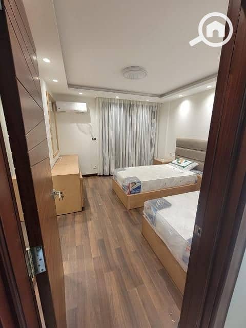 10 c6f2424b-1eed-4955-8f14-a62c13b71689. jpg