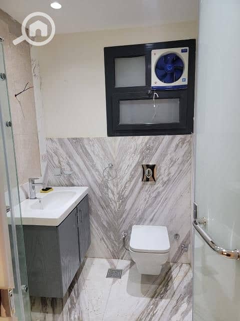 13 eec7fa54-8519-4ded-8463-cf15f54c4709. jpg