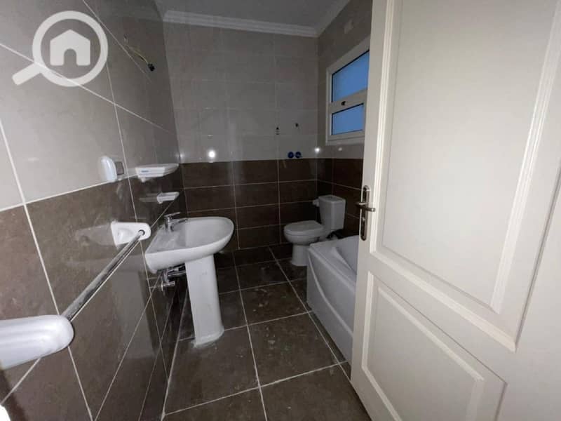 10 WhatsApp Image 2022-09-08 at 2.05. 58 PM(1). jpeg