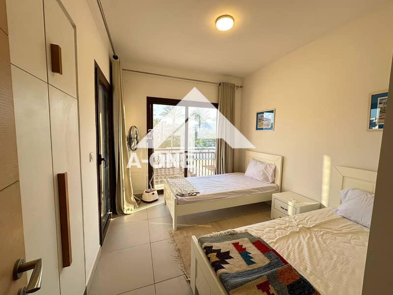 9 f072e29d-c7f0-43f8-aad8-725b2008160d. jpg