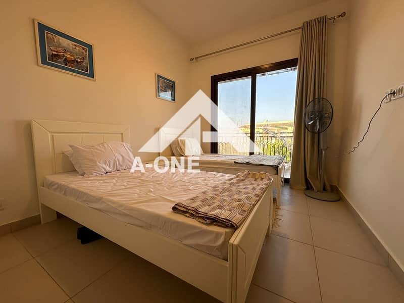 10 bc347539-e44a-4339-83bf-a95ceb13cbb8. jpg