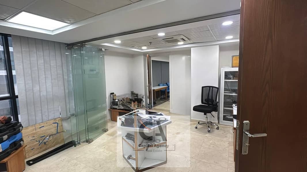 4 18a6ffa5-d7e6-4404-9d8e-7557ad4df78d. jpg