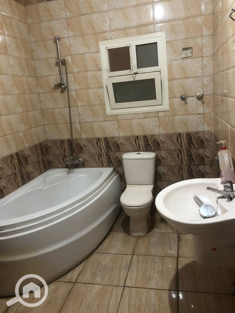 9 febc4ec7-b629-4d82-bb8e-67f409a890bc. jpg