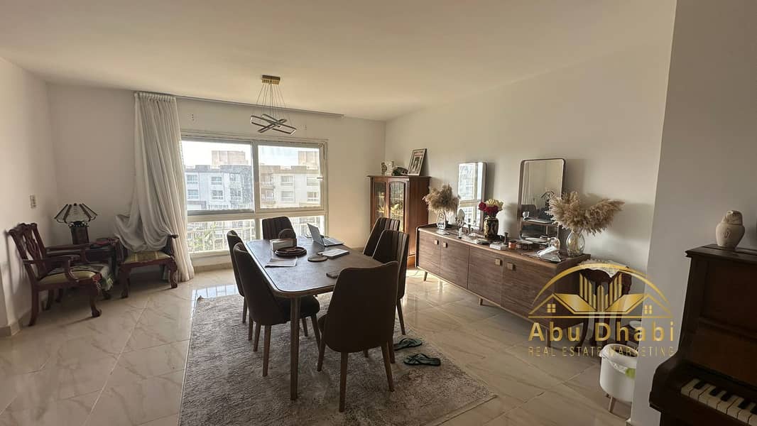 4 b8b8c293-42eb-4f46-ae8f-6dc36d83b638. jpg