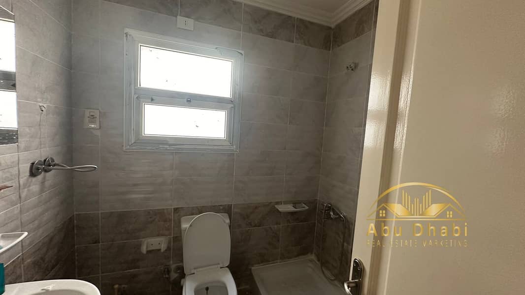 6 4ebba590-7307-45b3-9cc7-28390cfd1c07. jpg