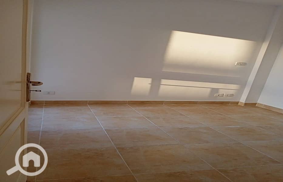 8 b37a4dc2-edec-4f5b-83e9-2bc43035c645. jpg