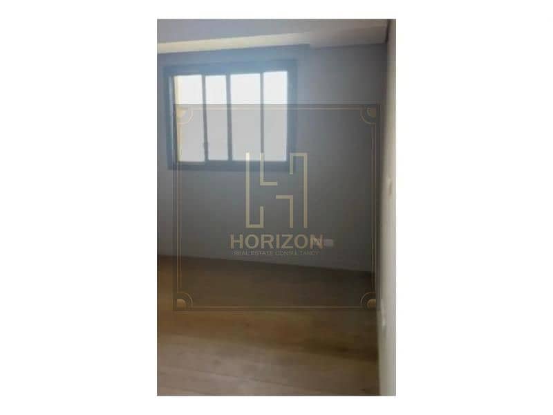 8 8366925-813d1o. jpg