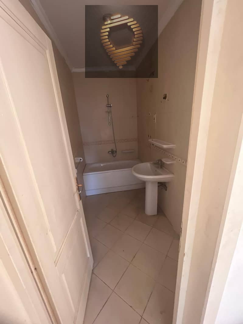 8 WhatsApp Image 2025-12-21 at 18.02. 42_833ac201. jpg