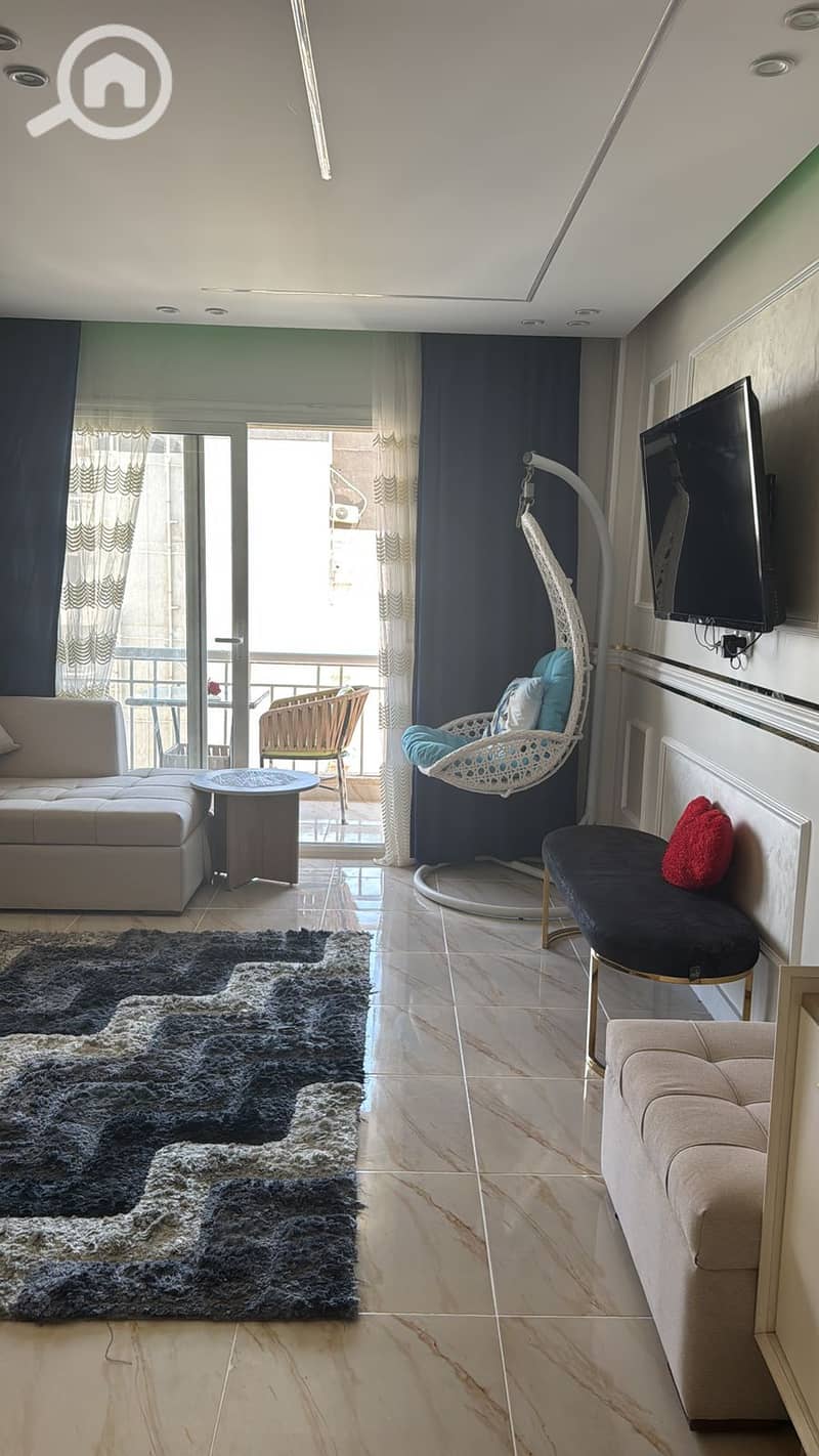 3 392e526c-dc60-4fa8-b92b-350bc13acf39. png