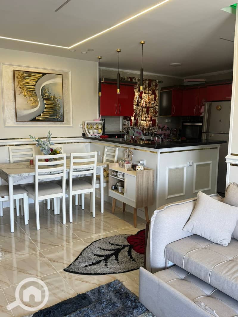 4 456fe8dc-c204-4215-9289-bd388957ad93. png