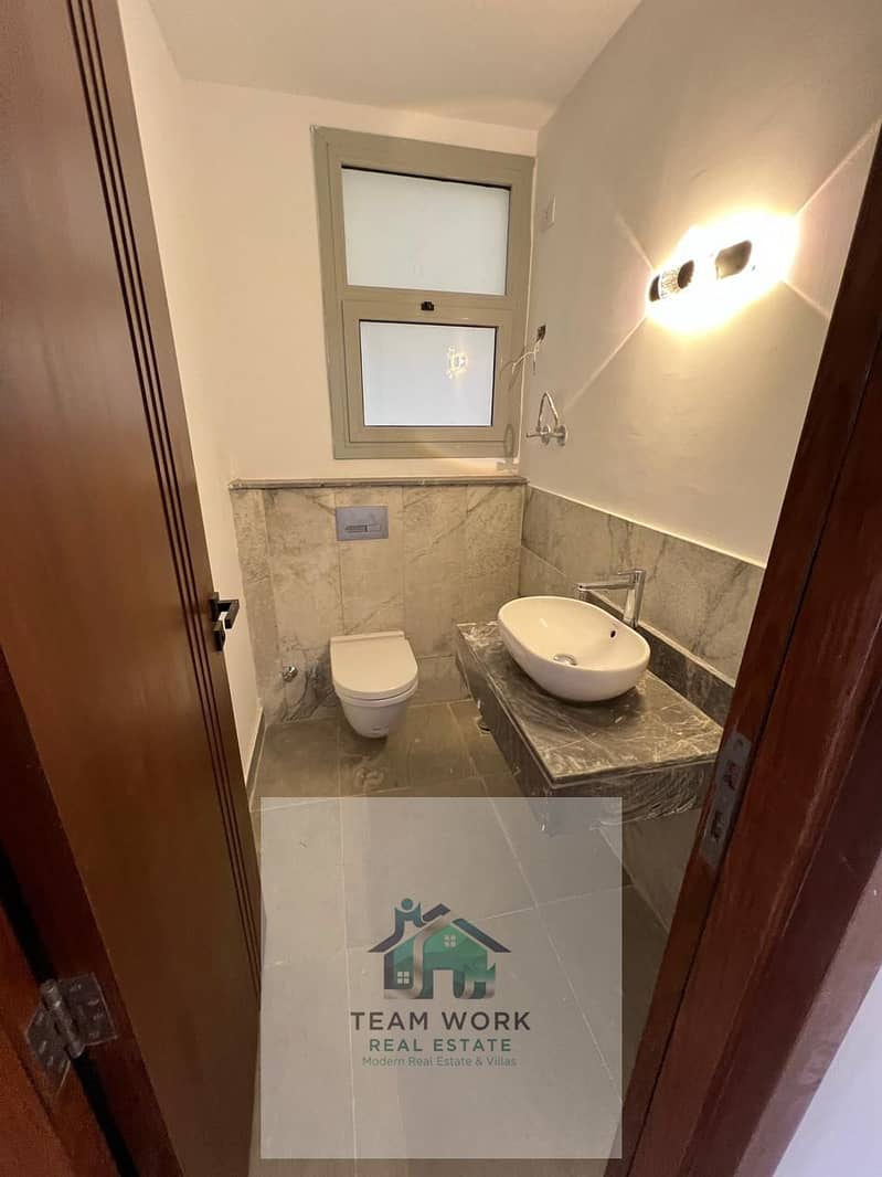 8 88efbb27-bd6b-4e63-bce6-a549afb1f8ac. jpg