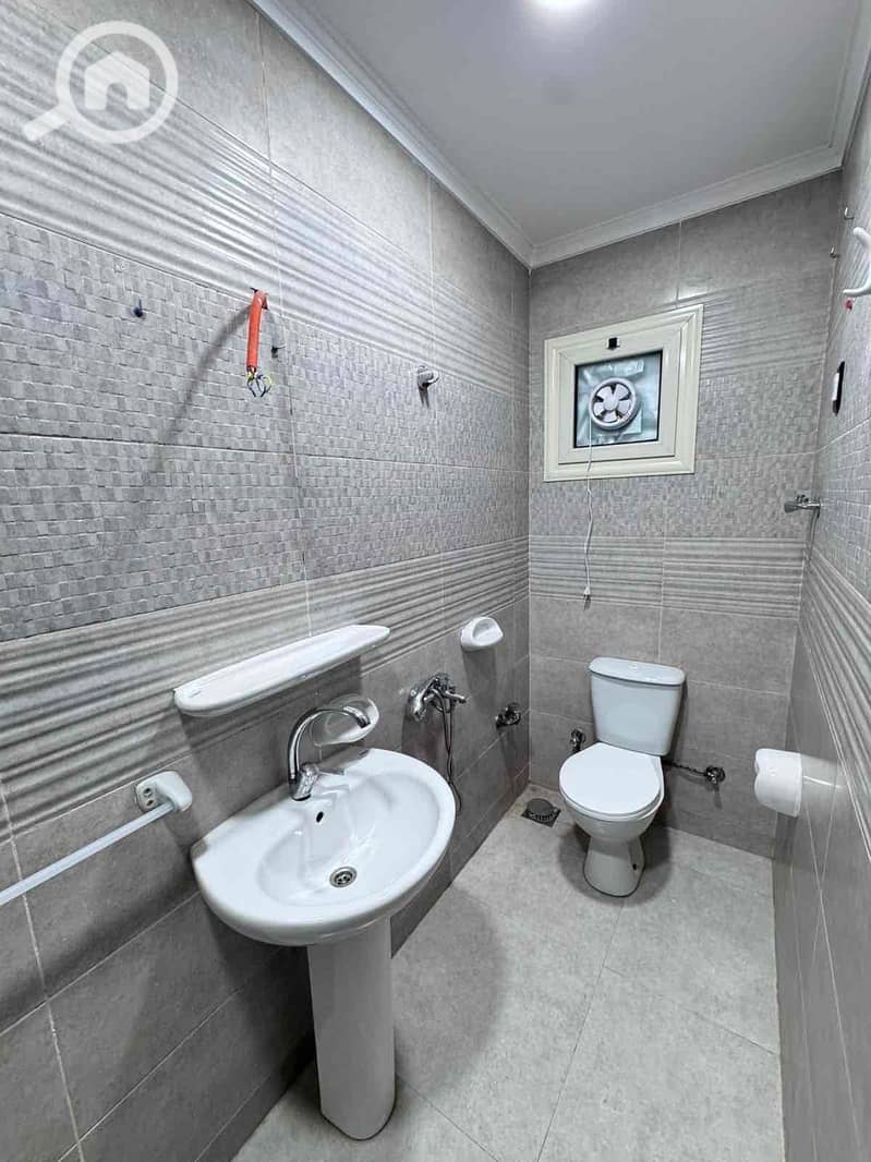 4 bed02eef-3452-497a-92de-f7b8c8dedcf0. jpg