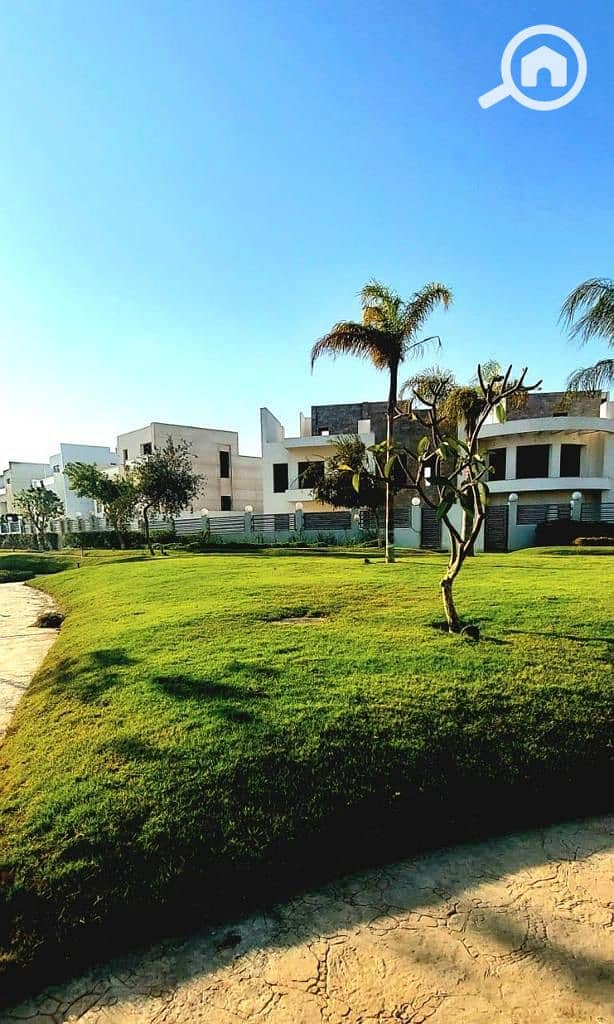 2 8425cafc-64d9-4c18-. jpg