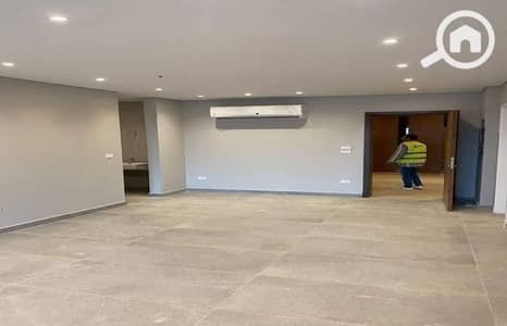 شقة 2 غرفة نوم للبيع في الشيخ زايد، الجيزة - 470537040_2024200771357481_653210302046300618_n. jpg