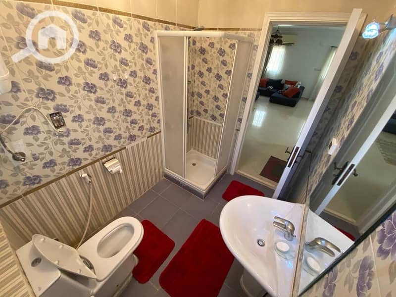 10 6cc802ae-69e9-44d6-8356-f2f06eea8f91. jpg