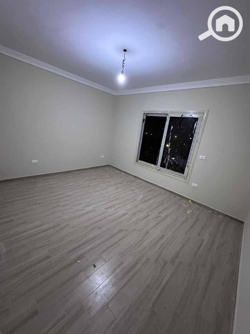 4 1b749cd0-8a47-4dd1-8d78-47479b249748. jpg