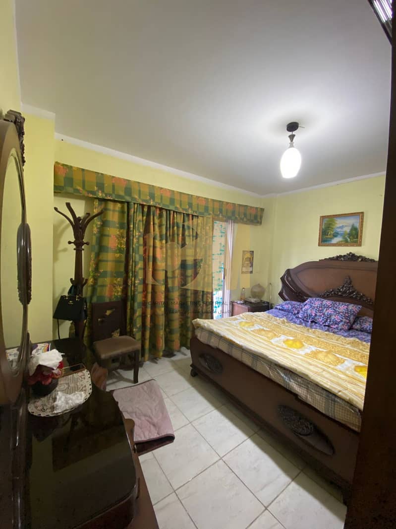 4 4cb4c1f7-02d3-46d9-9f05-8b584c79dae3. jpeg