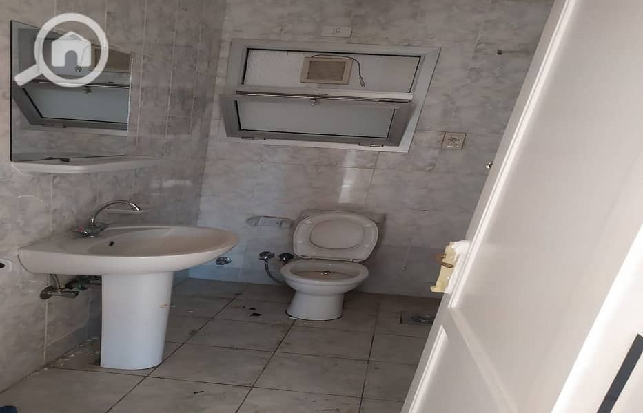 15 b12ace00-6e82-4bfa-9d7b-1ded9005d357. jpg