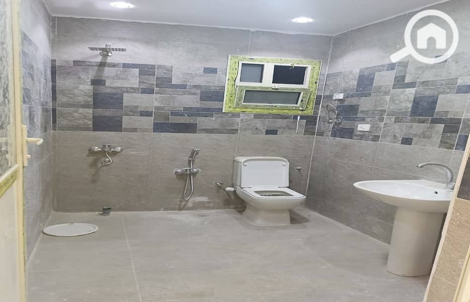 5 WhatsApp Image 2025-12-21 at 11.39. 04 PM_1400x900. jpg