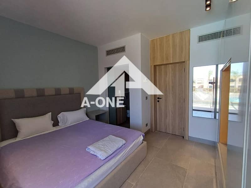 4 8c452c45-1833-4909-9cde-6d0ff4246388. jpg